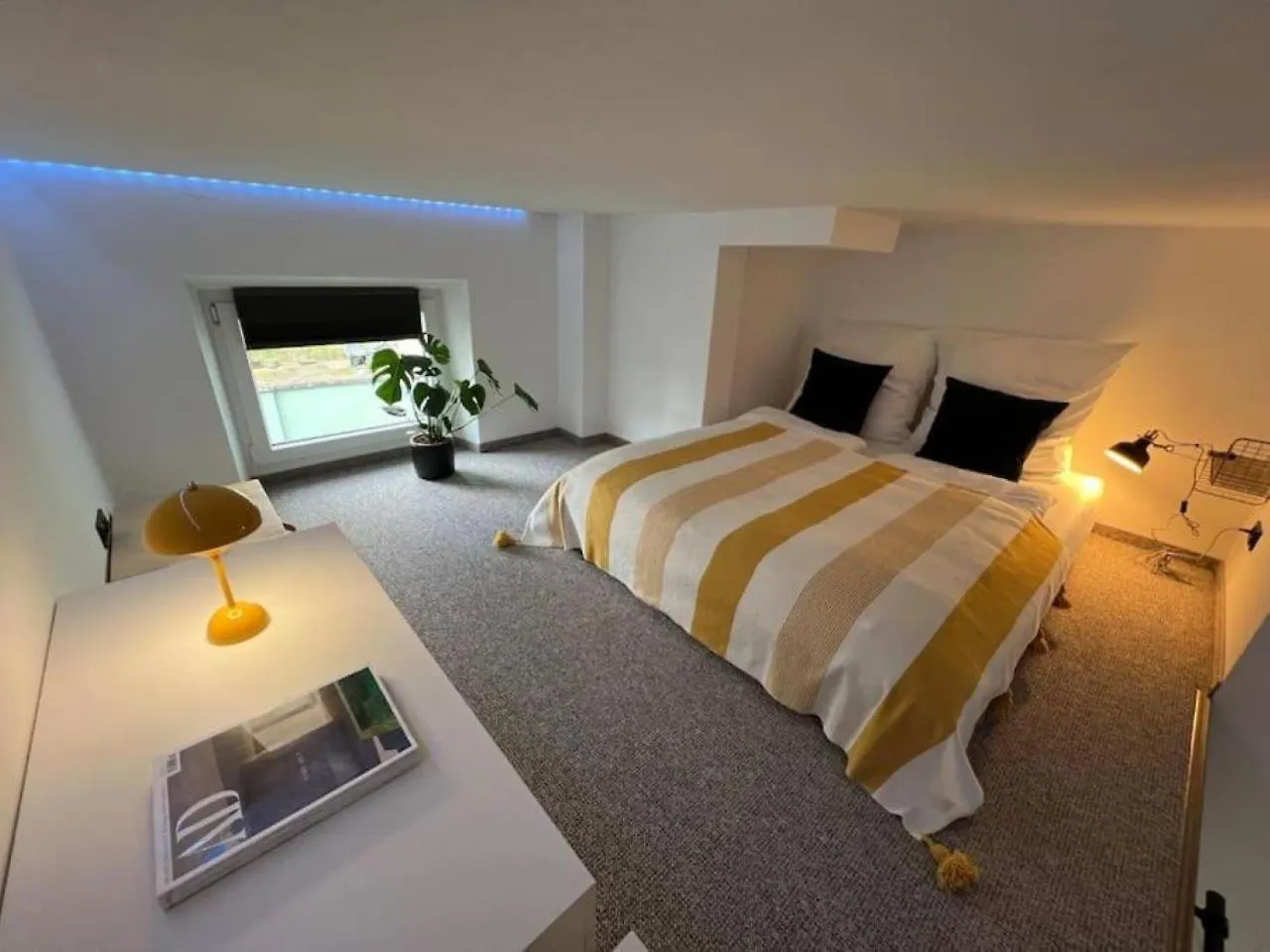 Design Apartment Auf 2 Ebenen - Top Lage & Ausstattung - Fuer Bis Zu 5 Personen 0*, Nuremberg