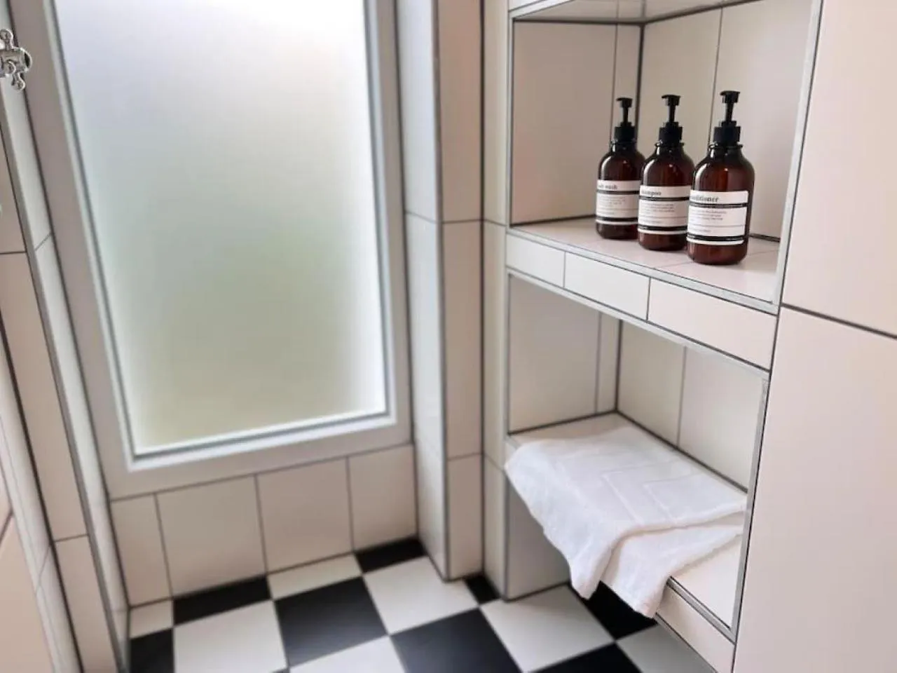 Design Apartment Auf 2 Ebenen - Top Lage & Ausstattung - Fuer Bis Zu 5 Personen 0*, Nuremberg Germany